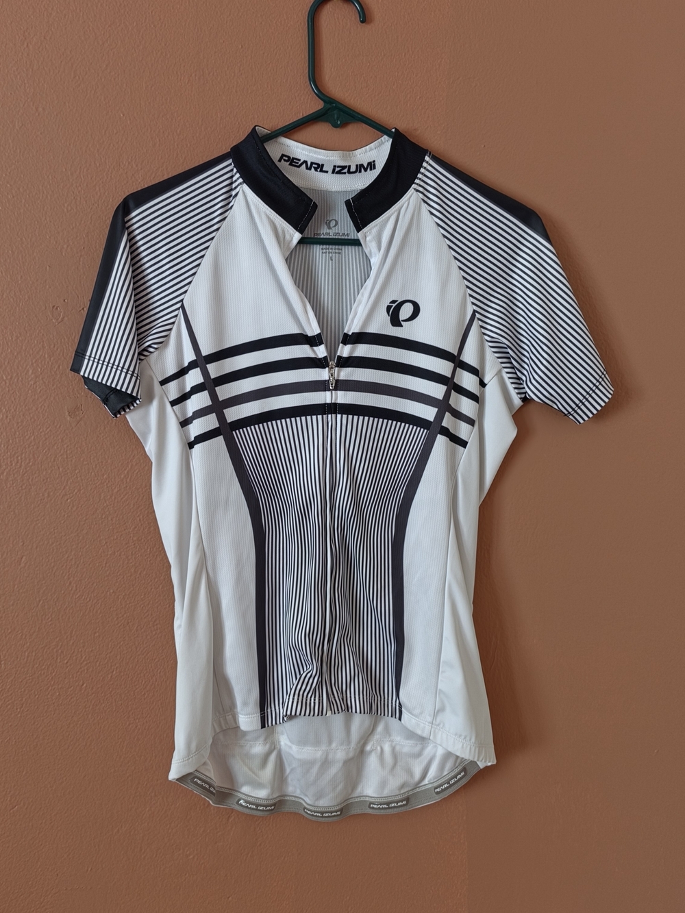 Pearl Izumi Women's Black & White Cycling Jersey